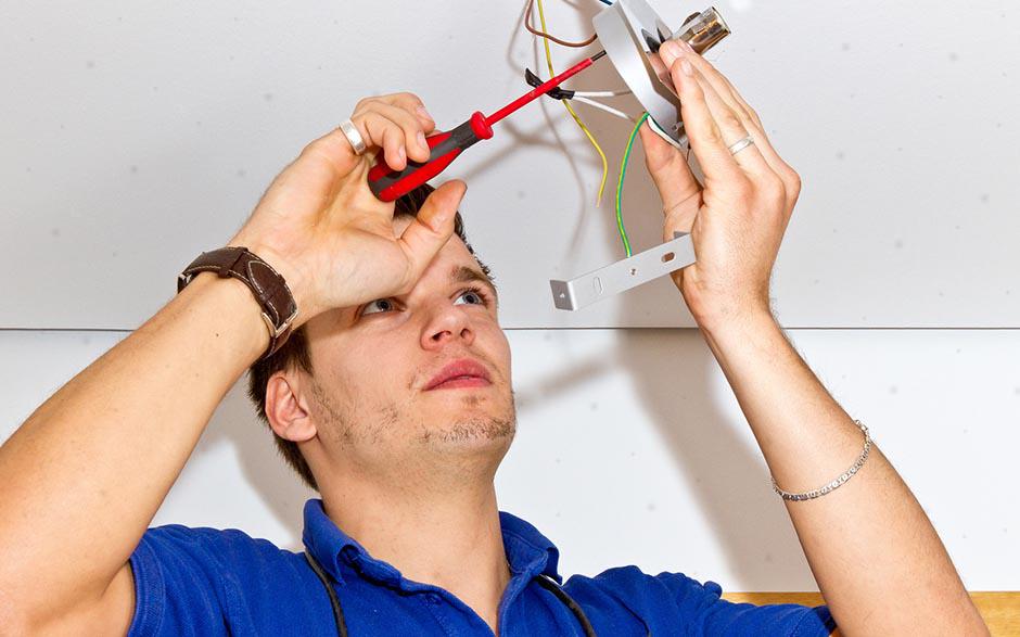 monteur électricien Garches